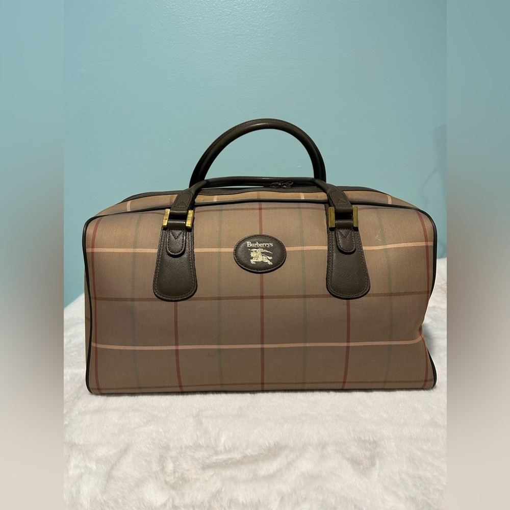 Burberry Nova Plaid Travel Bag 40cm. Authentic and Pre-owned. Great condition. - Picture 1 of 9